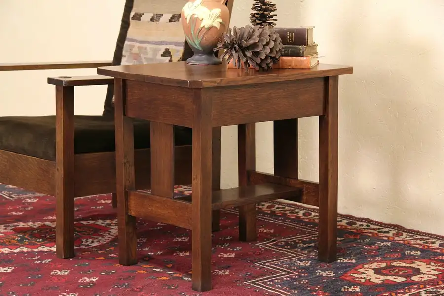 Main image of Arts & Crafts Mision Oak 1905 Antique Lamp Table