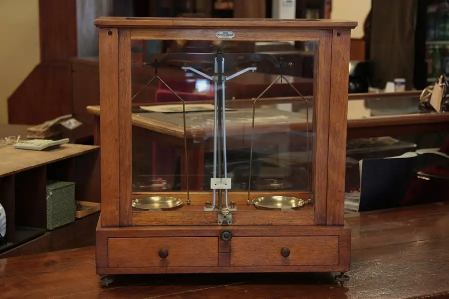 Main image of Chicago Laboratory, Gold or Apothecary Scale