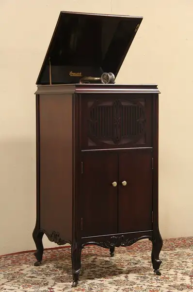 Main image of Brunswick 1917 Pat. Carved Mahogany Windup Phonograph Record Player