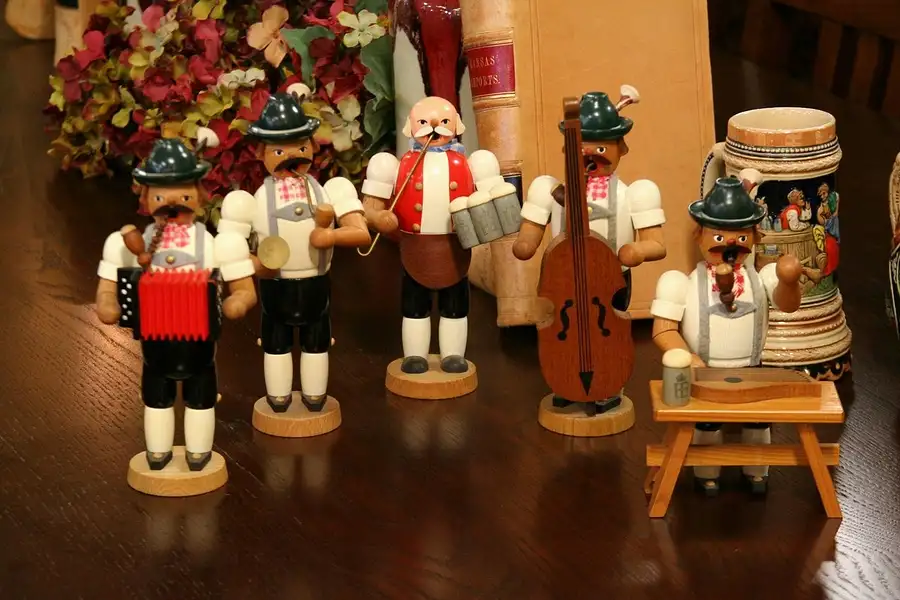 Main image of Set of 5 German Smoker Musical Folk Art Figures