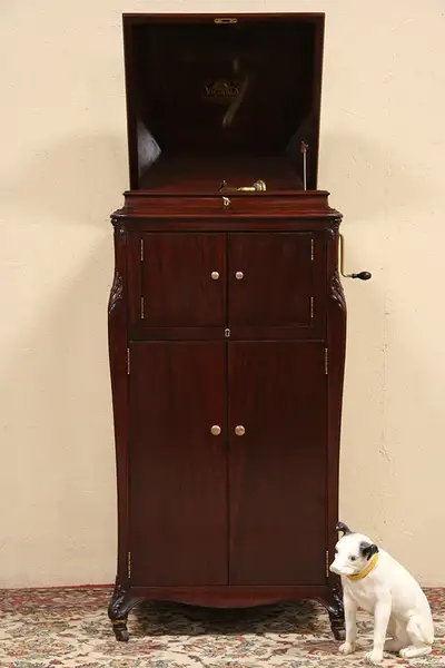 Main image of Victor VVXVI Phonograph 1915 Antique Victrola Record Player