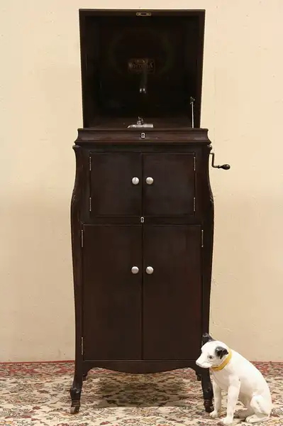 Main image of Victrola Victor Mahogany 1921 Phonograph VV-XIV