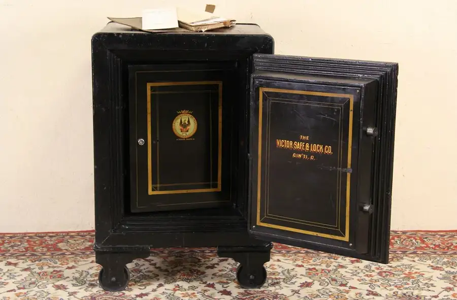 Main image of Victor of Ohio 1900 Antique Safe, Working Combination Lock