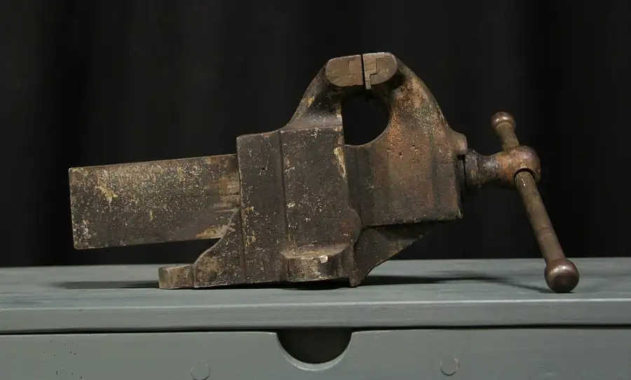 Main image of Machinist 1900 Antique Industrial Cast Iron Vise Clamp