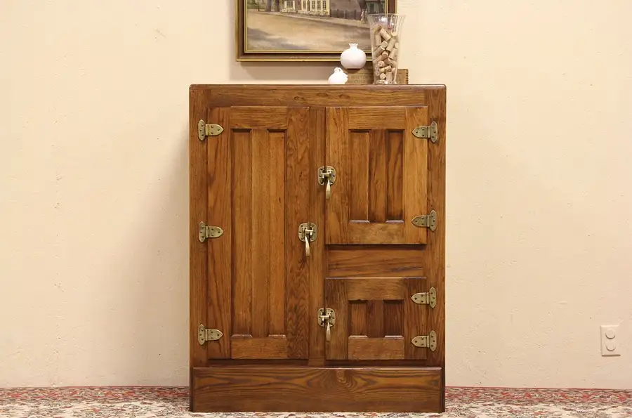 Main image of Oak 1900 Antique Ice Box