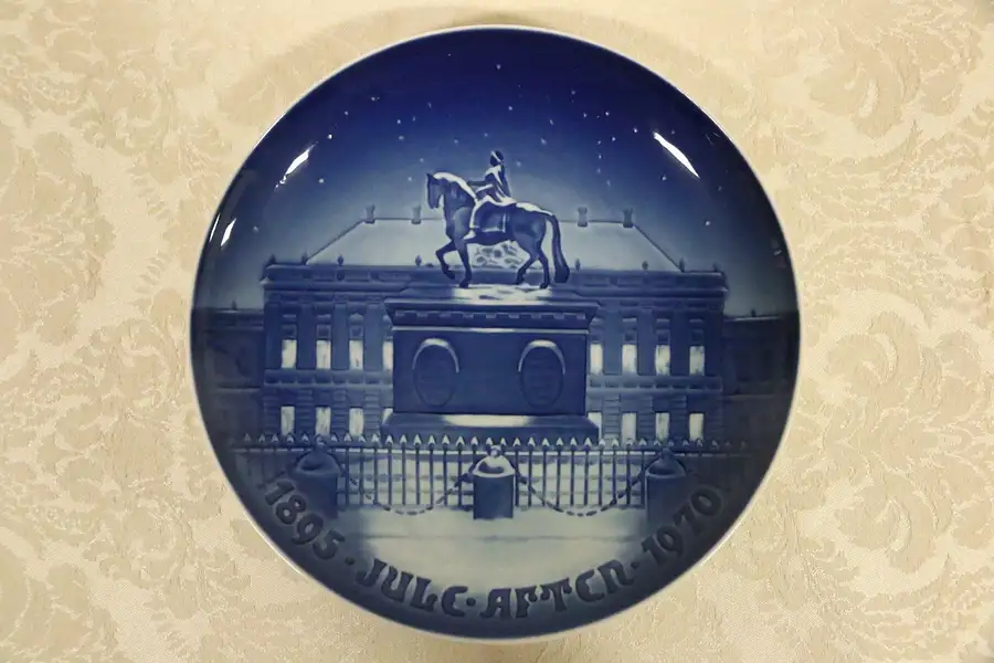 Main image of 1970 BING & GRONDAHL Christmas Eve at Danish Royal Palace