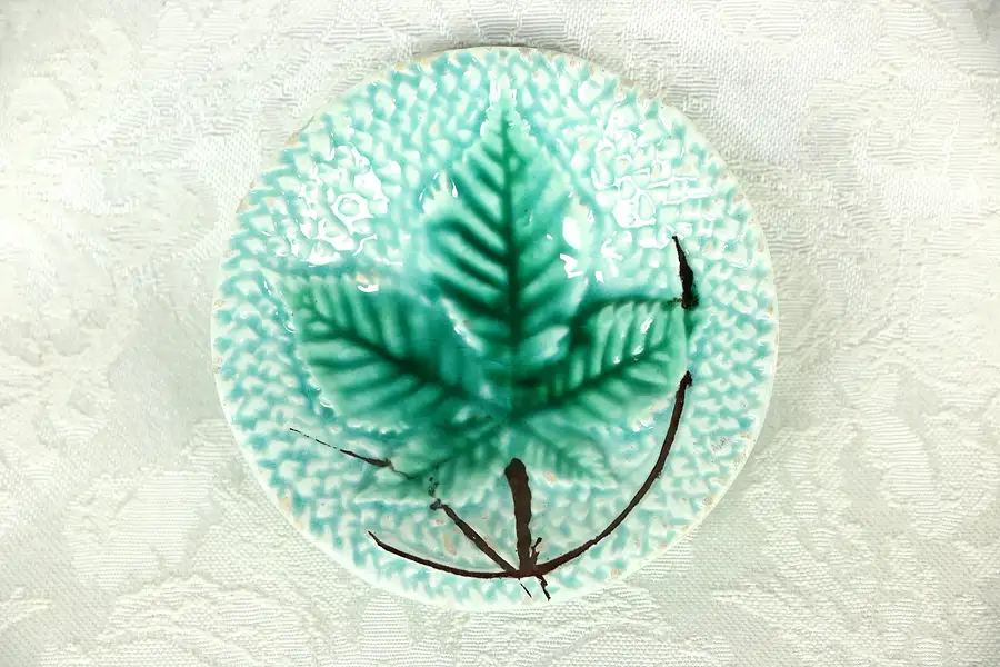 Main image of Majolica 3" Butter Chip, Green Leaf