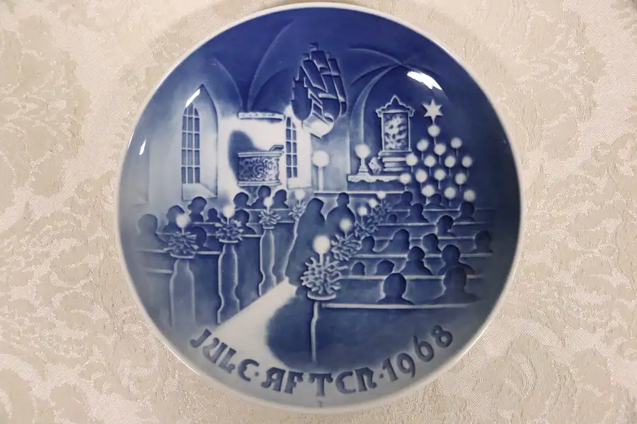 Main image of 1968 Royal Copenhagen Christmas Plate JULE AFTER B&G Christmas in Church Blue