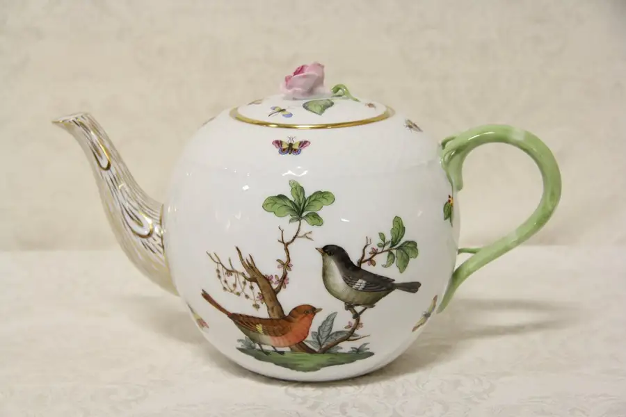 Main image of Herend Rothschild Bird 6 3/4" Tea Pot, Pink Rose
