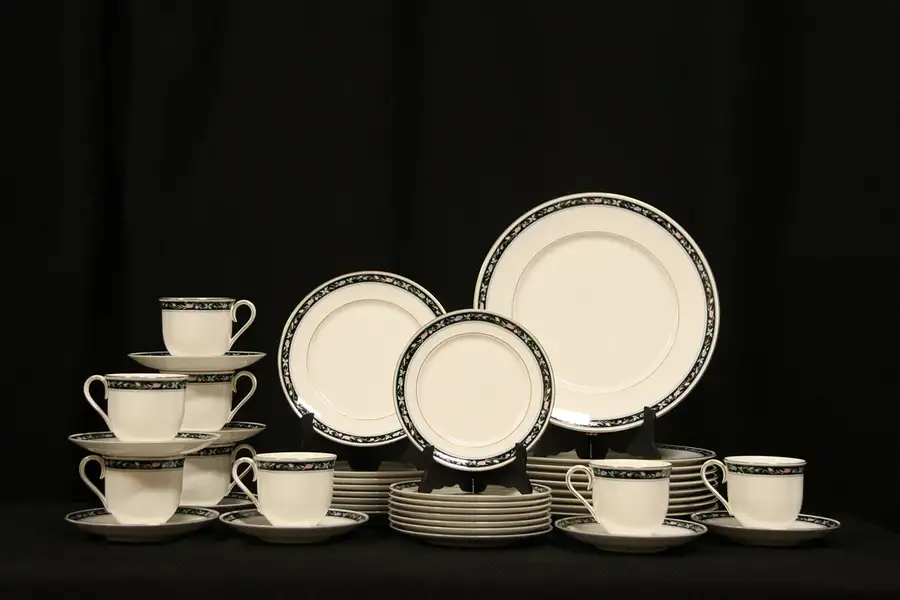Main image of Set of Lenox Carmella China for 8, only 7 Cups