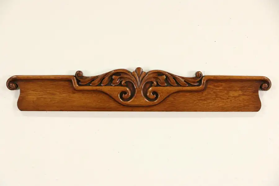 Main image of Oak Carved Antique 1900 Architectural Fragment Crest