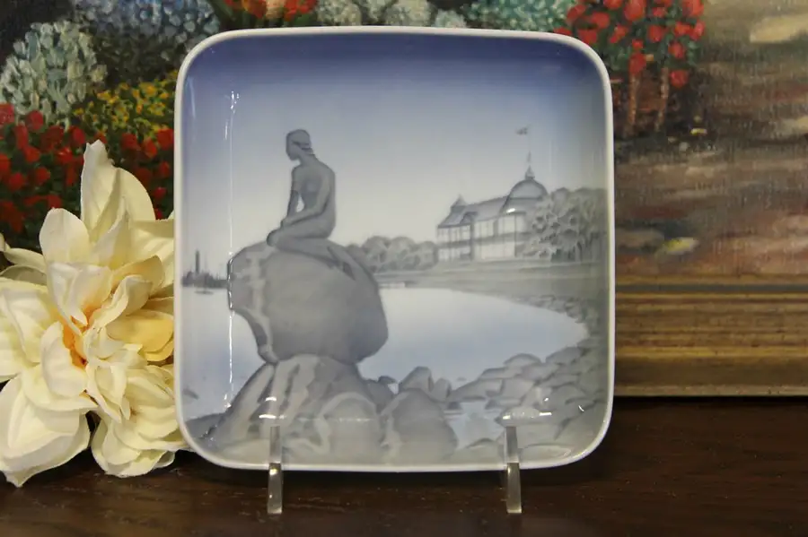 Main image of Bing & Grondahl 'Little Mermaid' Square Dish or Tray #531/455