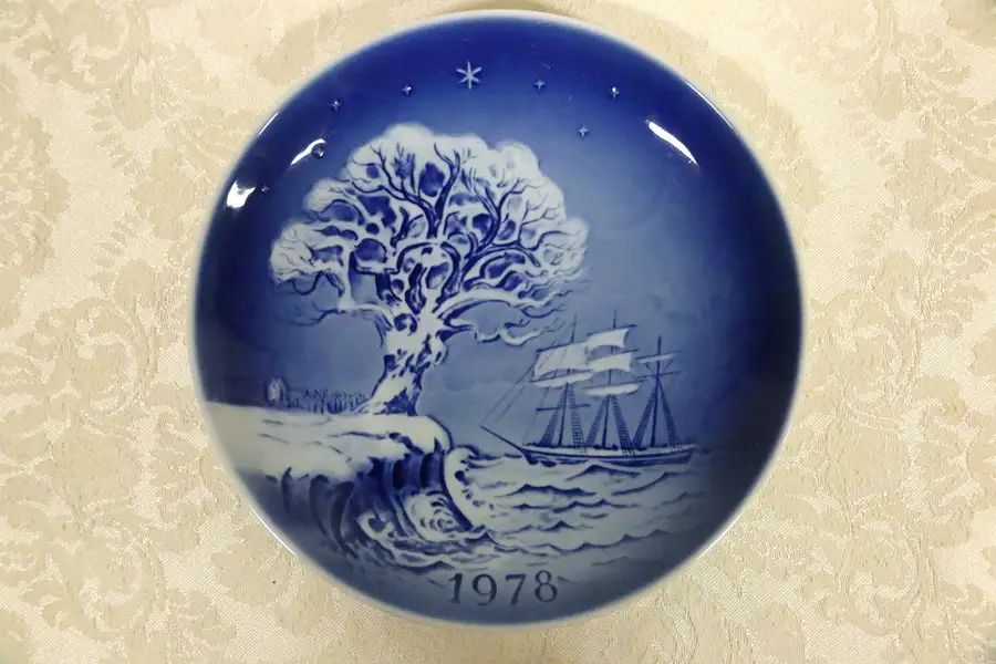 Main image of 1978 DESIREE DENMARK The Last Dream of the Old Oak Tree 7 1/2 Collector Plate