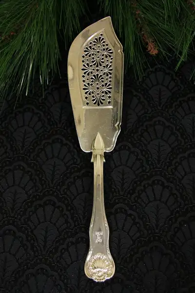 Main image of English Sterling Silver Fish Slice or Server, Royal or King's Husk, London 1829