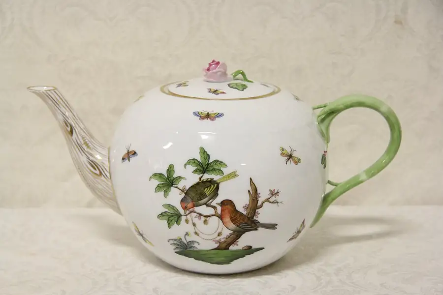 Main image of Herend Rothschild Bird 7" Tea Pot, Pink Rose