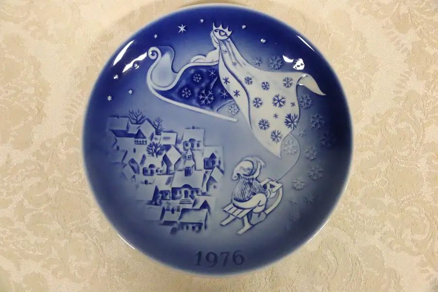 Main image of Vintage Plate Desiree Blue Svend Jensen Andersons The Snow Queen Christmas 1976