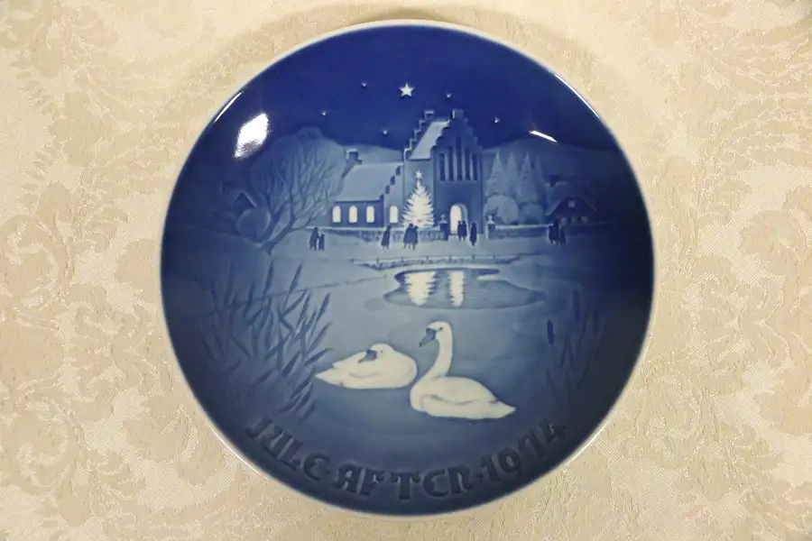 Main image of Jule After 1974 Christmas Plate Denmark B&G 7" Swan and Church