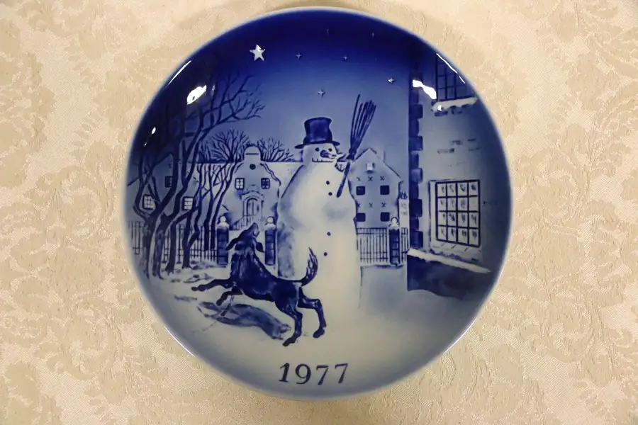 Main image of 1977 Desiree Denmark Christmas Plate, Hans Christian AndersenÃ¢â¬â¢s The Snow Man