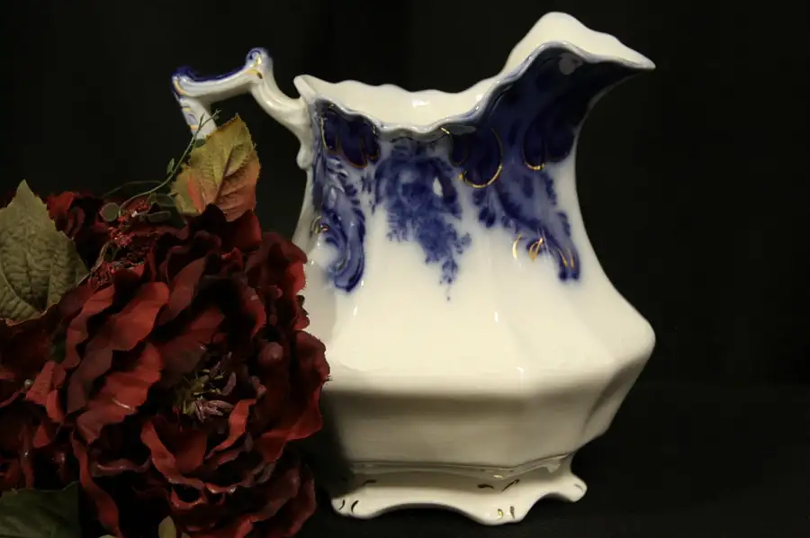 Main image of Flow Blue Pitcher Argyle Pattern by Grindley