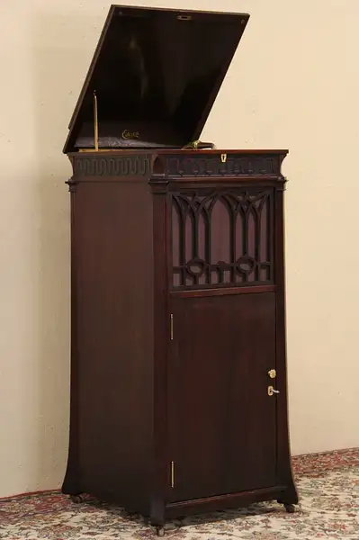 Main image of Edison Diamond Disc 1920 Antique Mahogany Phonograph