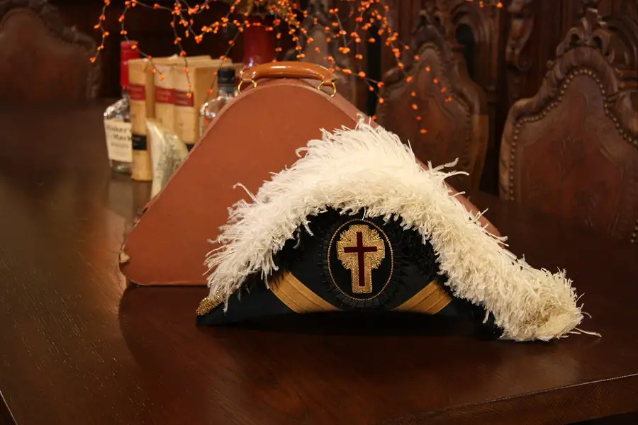 Main image of Knights Templar Masonic Feathered Ceremonial Hat