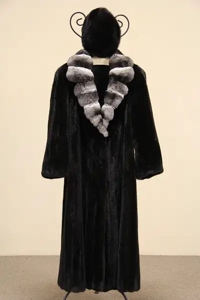 Main image of Mink & Chinchilla Vintage Fur Coat, Size 16