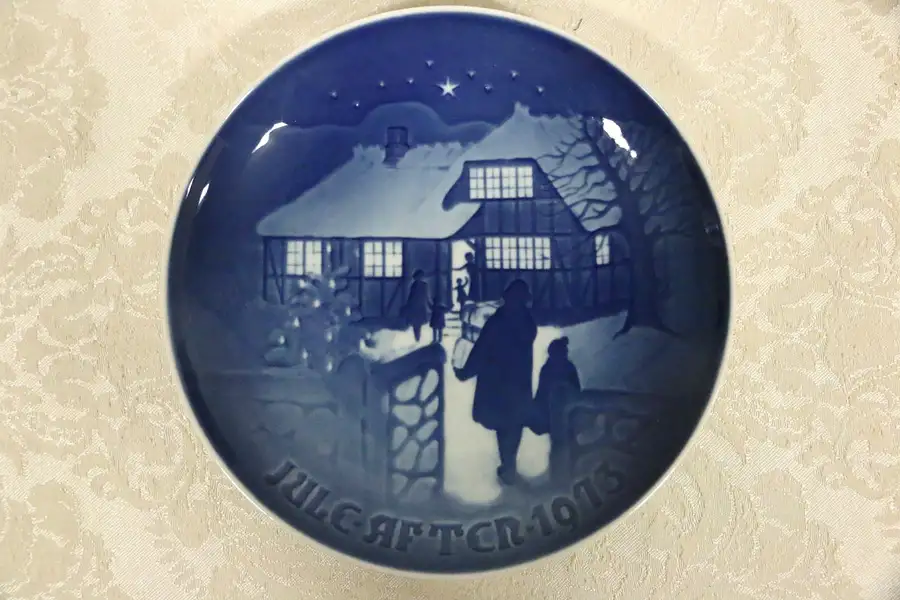 Main image of Royal Copenhagen 1973 JULE AFTER B&G Country Christmas Blue Christmas Plate