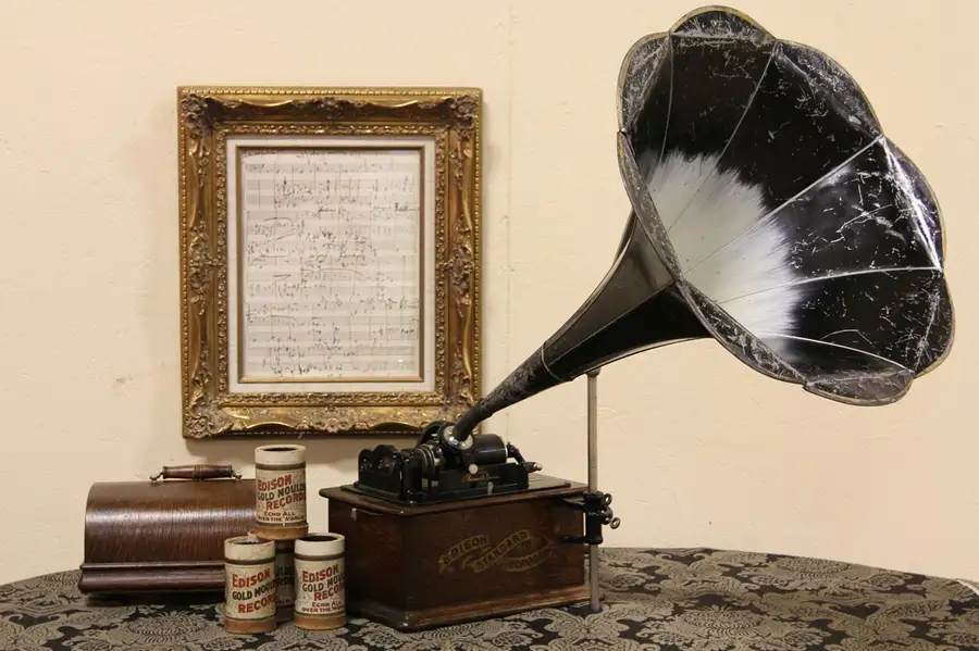 Main image of Edison Cylinder Phonograph, Morning Glory Horn