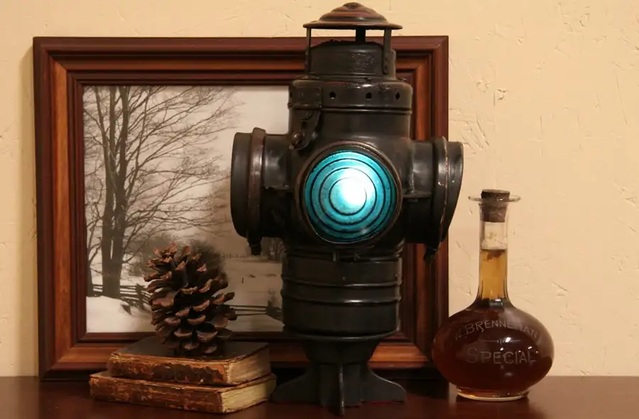 Main image of Armspear Railroad Oil Switch Lantern