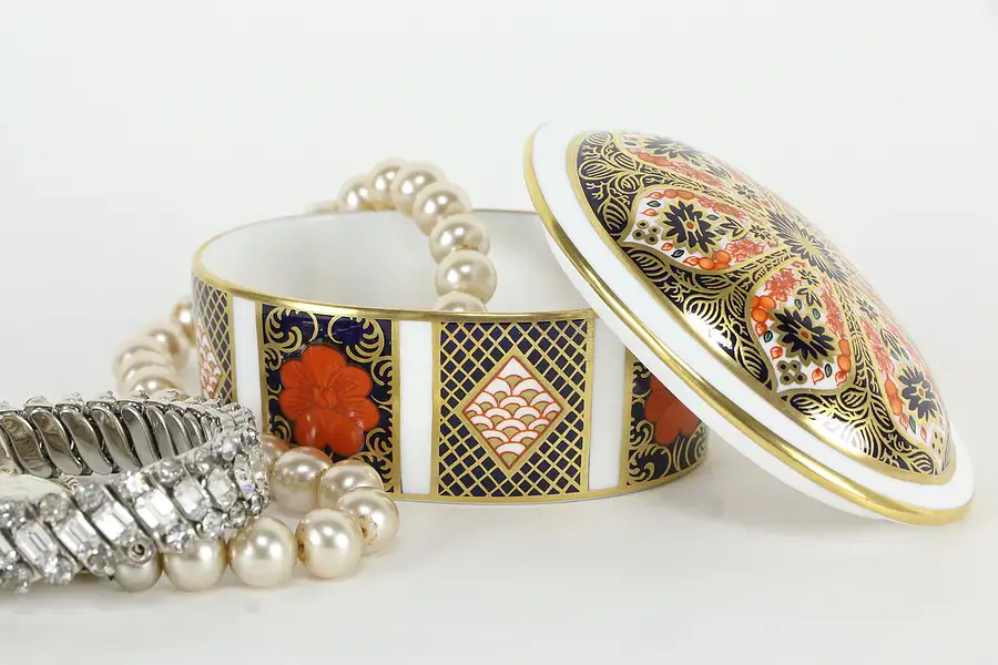 Main image of Traditional Imari Royal Crown Derby Small Oval Covered Box
