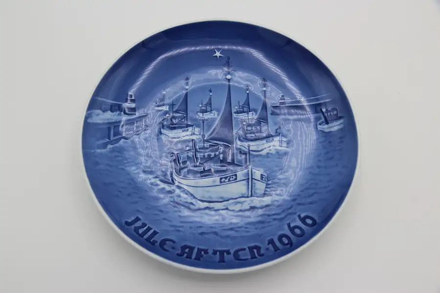 Main image of Bing and Grondahl Christmas Plate, Hjem Til Jul, 1966