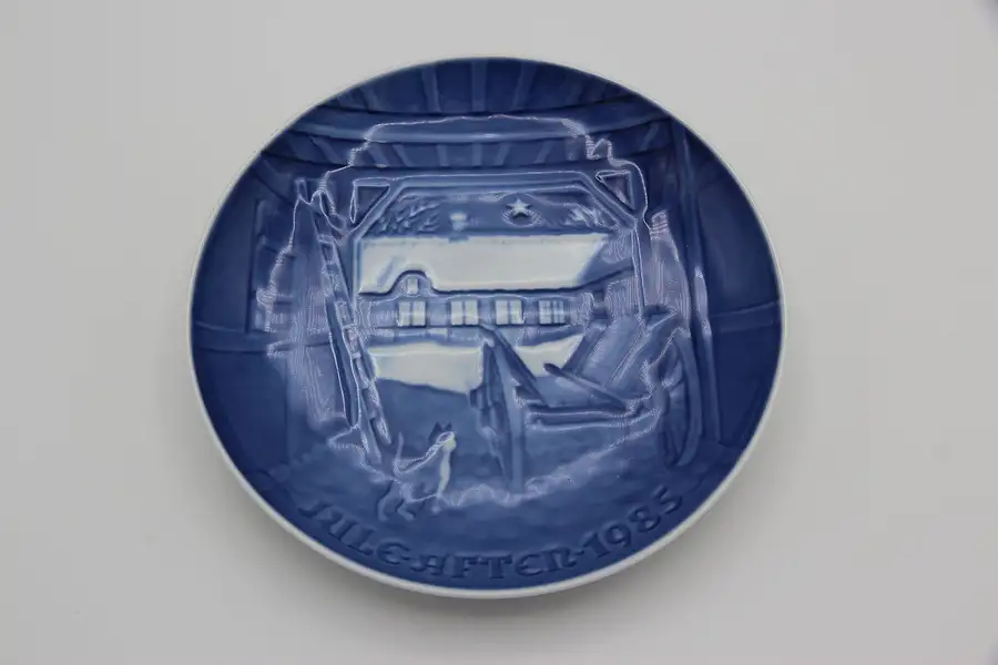 Main image of Bing and Grondahl Christmas Plate, Farmhouse Scene, 1985