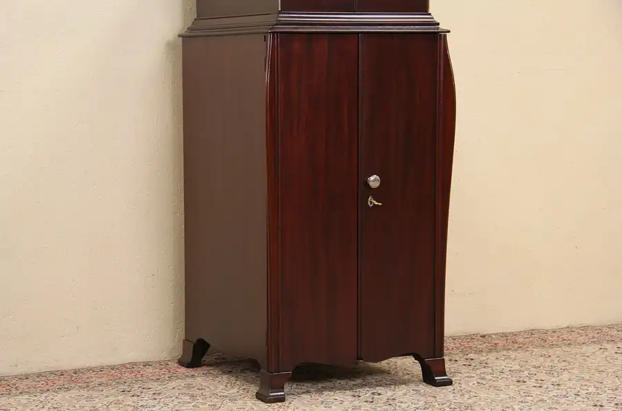 Main image of Pooley for Victor Antique 1915 Era Victrola Record Cabinet Base