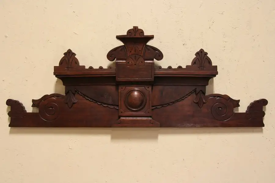 Main image of Eastlake 1870 Antique Salvage Crest or Crown