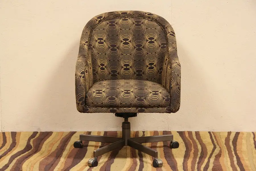 Main image of Helikon Swivel Vintage Upholstered Club or Desk Chair