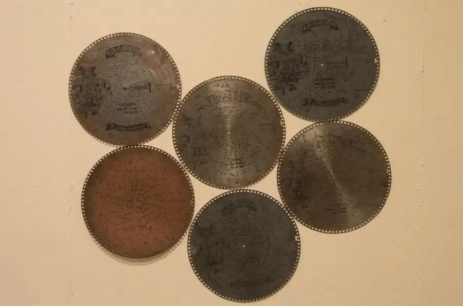 Main image of Regina Music Box 6 Antique Discs 15.5"