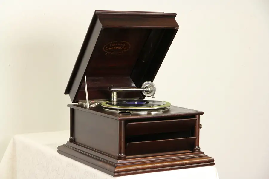 Main image of Columbia Graphonola 1915 Antique Wind Up Tabletop Phonograph