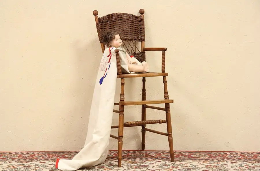 Main image of Child Wicker Antique 1900 High Chair