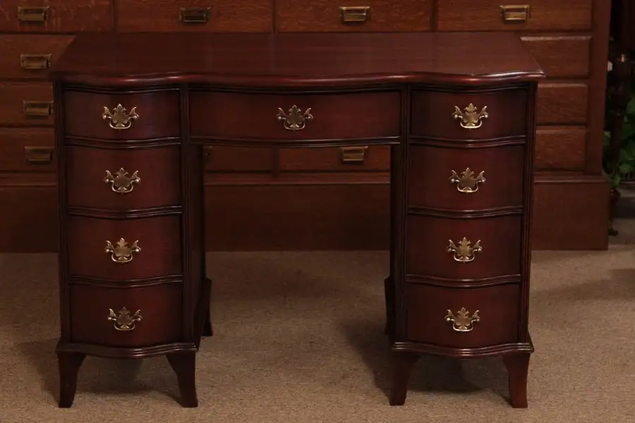 Main image of Federal Traditional 9 Drawer Desk