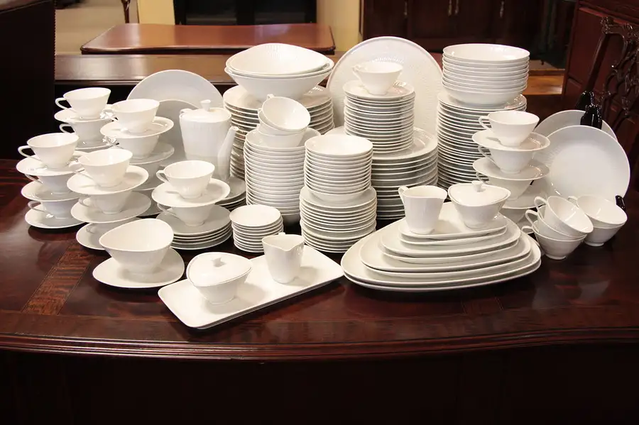 Main image of Banquet Set Hutschenreuther China, Apart Pattern