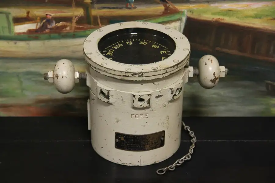 Main image of WW II Vintage US Navy No. 5 Ship Floating Compass