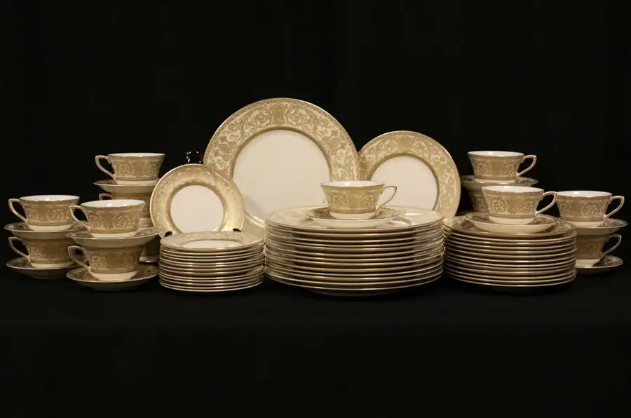 Main image of Royal Worcester Embassy Gold China 14 5Pc. Place Settings
