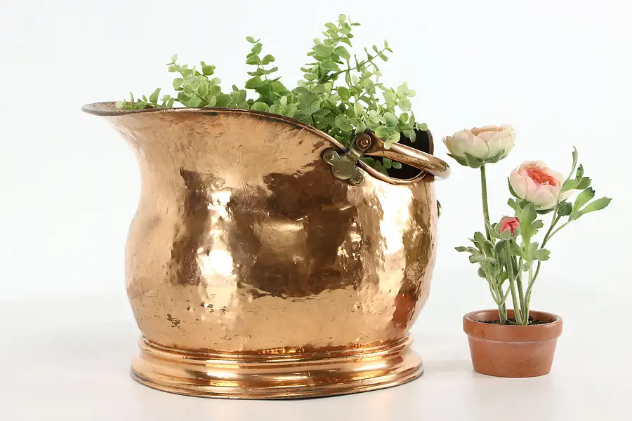 Main image of Copper Antique Hand Hammered & Dovetailed Farmhouse Coal Hod or Planter