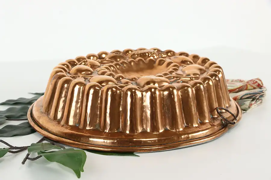 Main image of Hand Hammered Vintage Farmhouse Solid Copper Dessert Mold Cake Pan