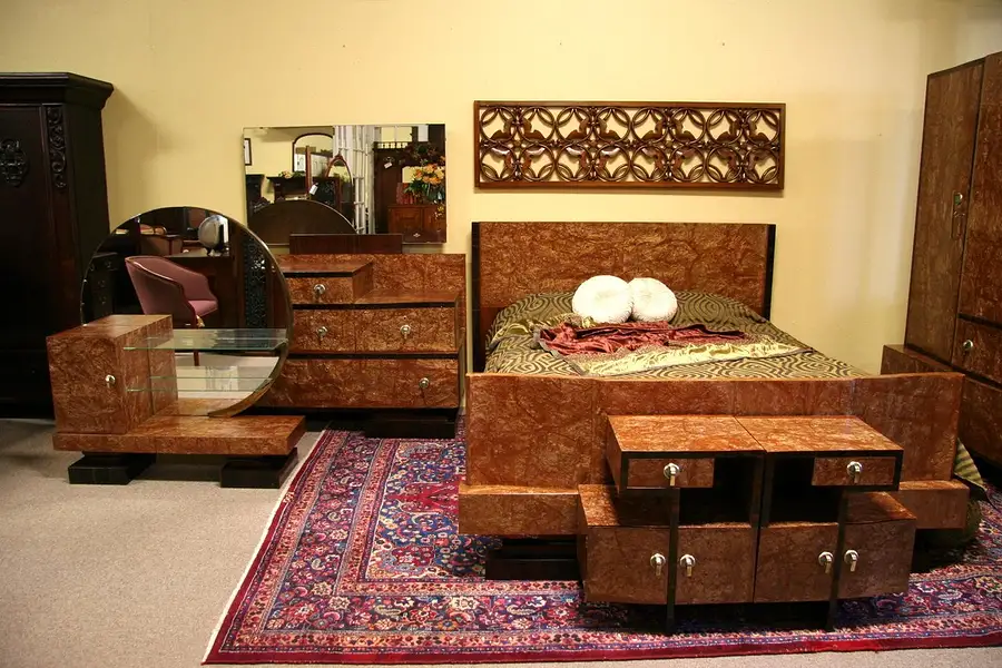 Main image of Art Deco Pearl & Rosewood 5 Pc. Queen Bedroom Set