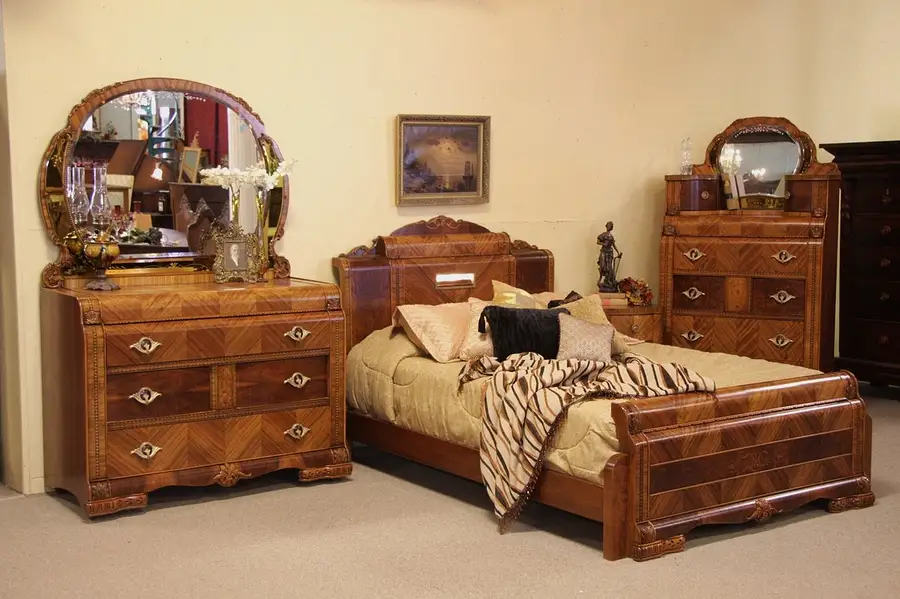 Main image of Art Deco 4 Pc. Queen Antique Bedroom Set