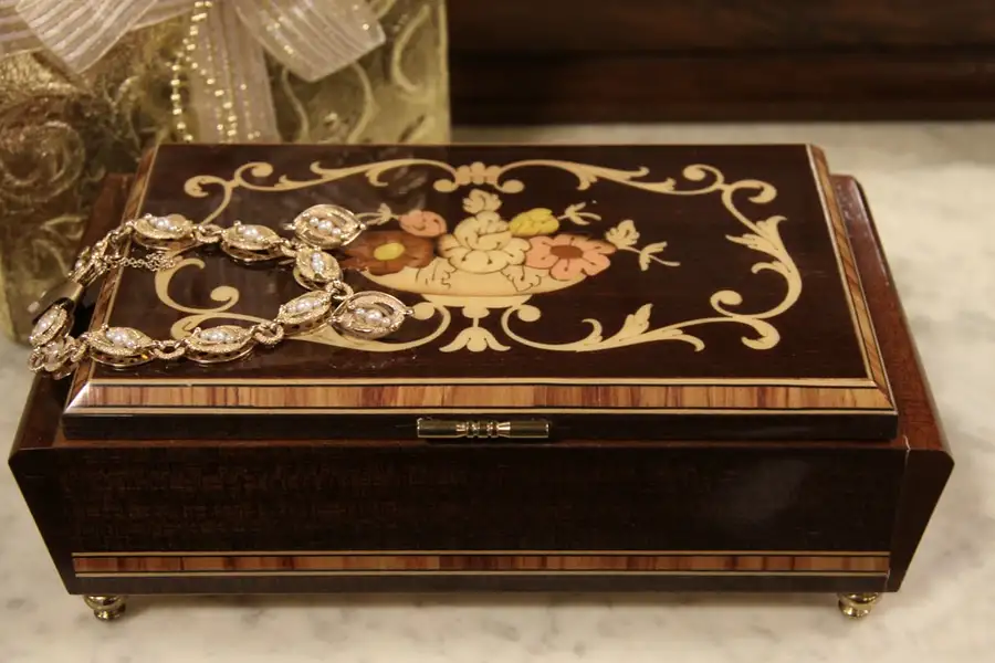 Main image of Music & Jewelry Box, Torna a Sorrento