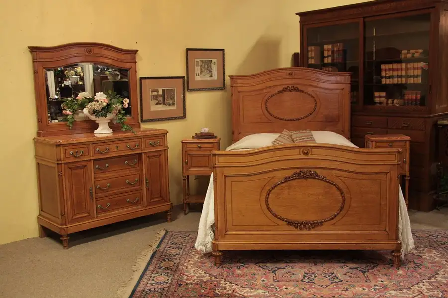 Main image of Birdseye Maple 4 Pc. Queen Bedroom Set, Marble Tops