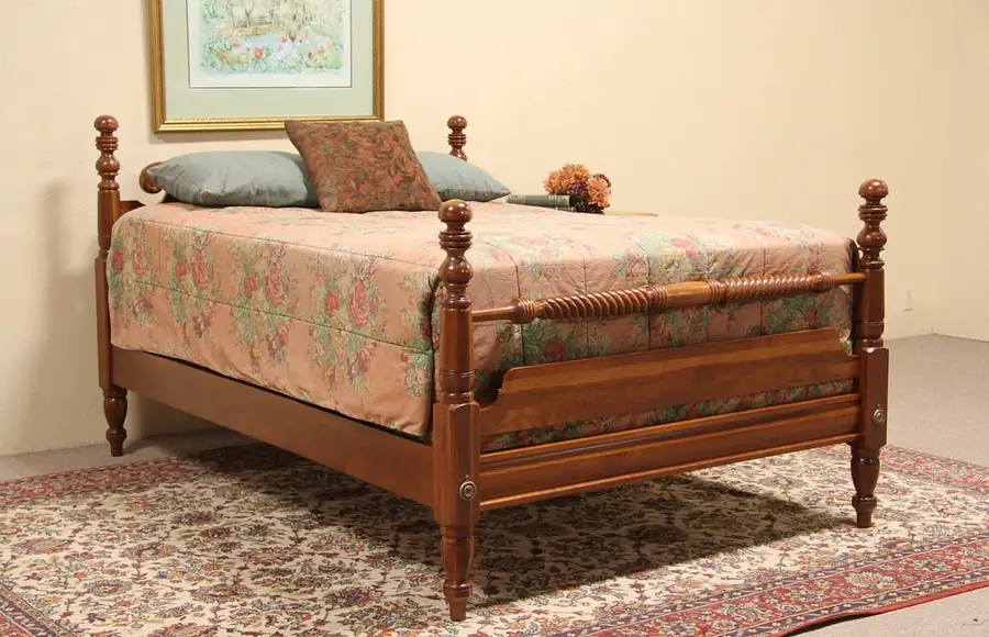 Main image of Willett Traditional Cherry Vintage Full Size Bed