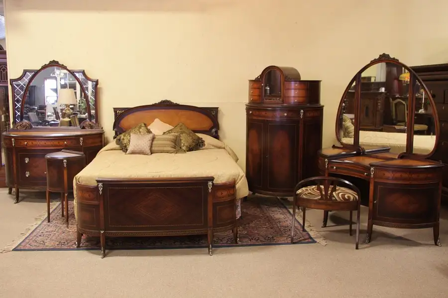 Main image of Art Deco 6 Pc. Queen Size Antique Bedroom Set